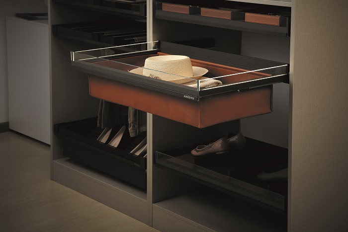 Light, glass and leather – new LED accessories for wardrobe